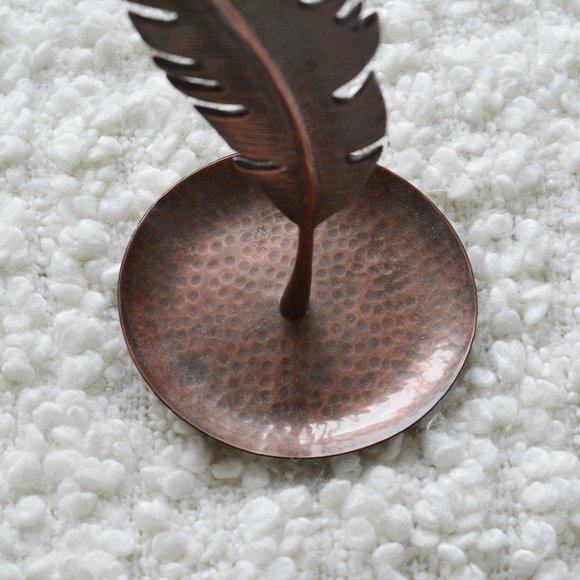 Urban Outfitters Copper Feather Necklace Holder - Picture 5 of 5